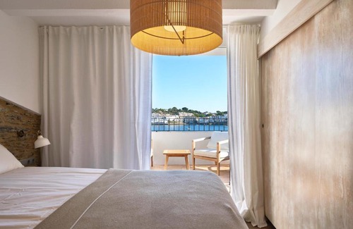 Cadaqués Apartamento | Beachfront Penthouse with Sea Views in CADAQUES