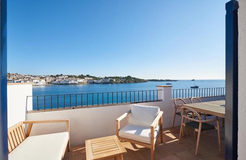 Cadaqués Apartamento | Beachfront Penthouse with Sea Views in CADAQUES
