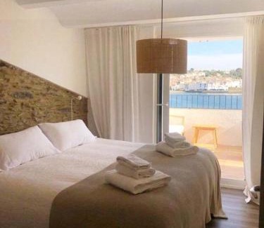 Cadaqués Apartamento | Beachfront Penthouse with Sea Views in CADAQUES