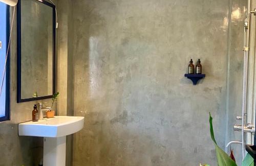 Tangalle Cama Y Desayuno | Beachside Stay Steps From Mawella Bay, Tangalle #thisisnotahotel