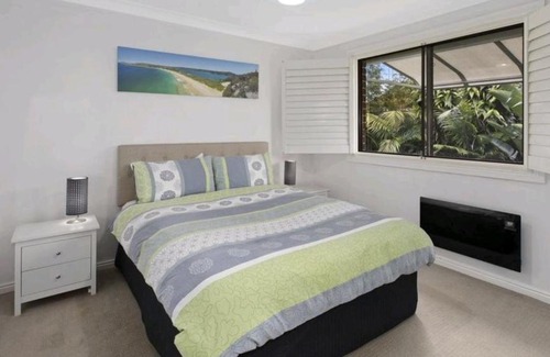 Umina Beach Villa | Beachside Villa Ettalong Beach