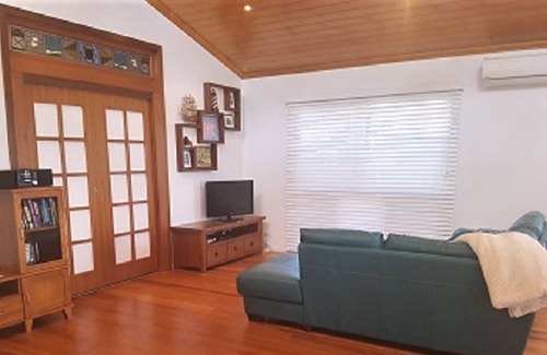 Brisbane Waterfront Casa | BEACON LIGHT WATERFRONT HOLIDAY HOME