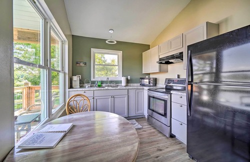 Bean Station Cabaña | Bean Station Cottage: Unobstructed Lake Views