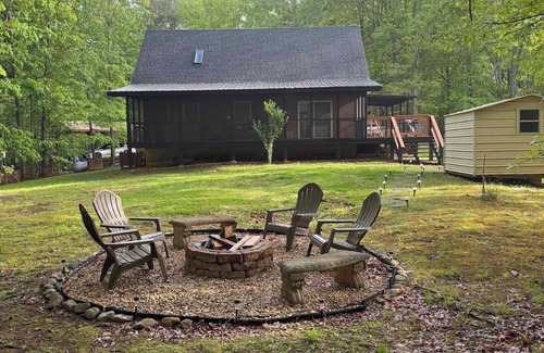 Mineral Bluff Cabaña | "Bear Den" MTN Views, Hot Tub, & Secluded
