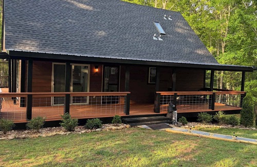 Mineral Bluff Cabaña | "Bear Den" MTN Views, Hot Tub, & Secluded