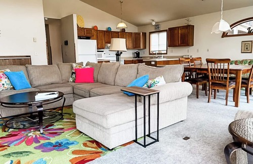 Weyauwega Casa | Bear Lake Vacation Home Manawa, WI - ¡Excelente ubicación para motos de nieve!