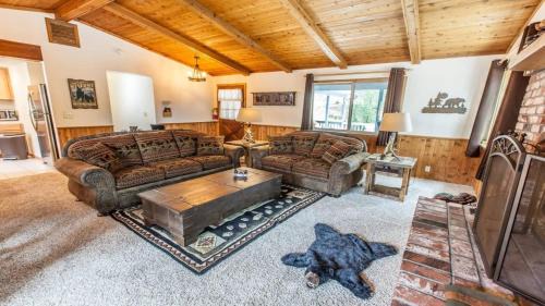 Upper Moonridge Casa | Bear Mt. Retreat