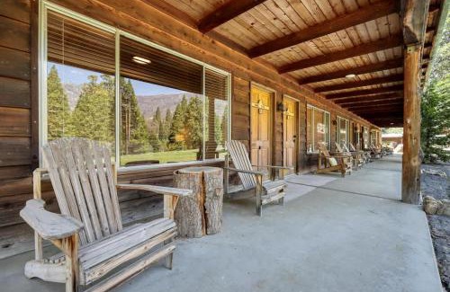 Springville Hotel | Bear's Den @CN Lodge #5