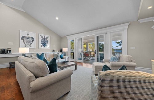 Oriental Casa | Bear's Gone Fishin" - You'll never want to leave!