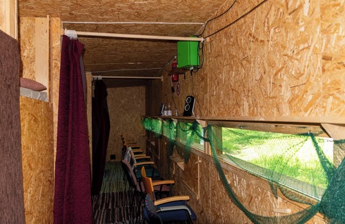 Vinni Parish Cabina | Bear Watching and Photography Hide