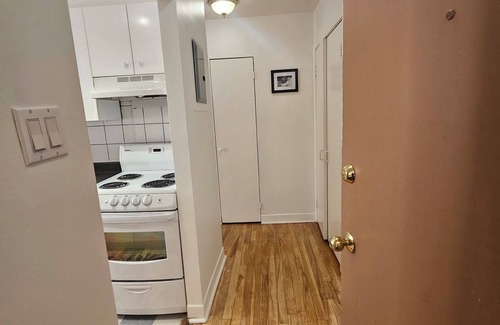 Sainte-Anne-de-Bellevue Apartamento | Beautiful 1-bedroom apartment with AC, WiFi & Parking in Sainte-Anne-de-Bellevue