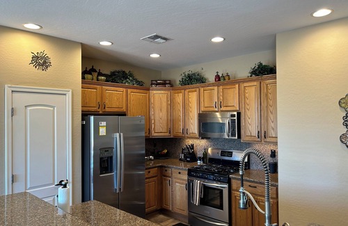 Sun City West Casa | Beautiful 2-bedroom home in gated community, Sun City West, AZ