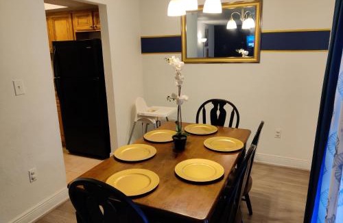 Southwest Orlando Apartamento | Beautiful 2-Bedroom Condo Near Universal and other Orlando Attractions, King Bed & Wi-Fi