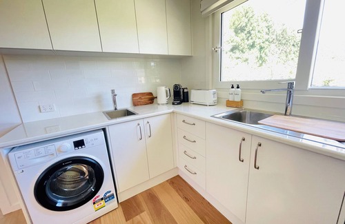 Bowral Cabaña | Beautiful 2-bedroom garden cottage in Bowral. Family friendly!