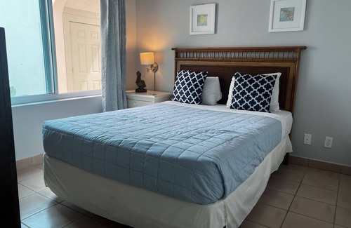 Wheeland Settlement Complejo | Beautiful 2 bed/2 bath Ocean view - TripAdvisor winner 2016,2017,2018 and 2019!