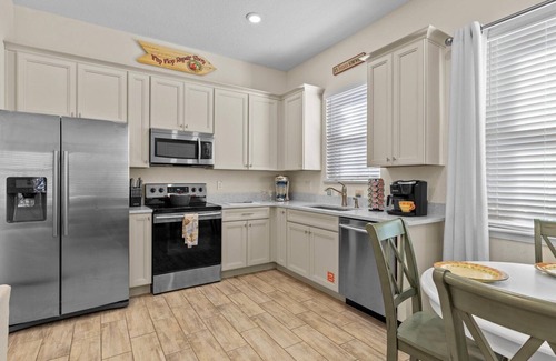 West Kissimmee Cabaña | Beautiful 2BD Cottage w/spa near Disney Theme Parks