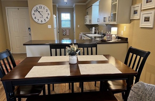 Branson Condominio | Beautiful 2BR/2BA Condo. Holiday Hills Near Branson Landing/No Stairs