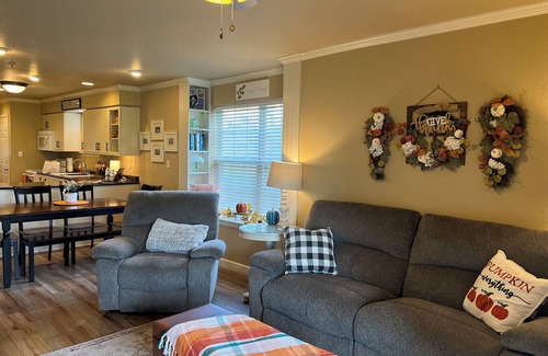 Branson Condominio | Beautiful 2BR/2BA Condo. Holiday Hills Near Branson Landing/No Stairs