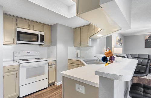 Hancock Apartamento | Beautiful 2BR 5 Mins to UT 7666