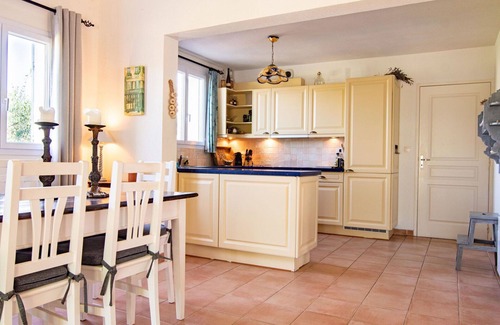 Nans-les-Pins Apartamento | Precioso apartamento para 8 personas con piscina privada, WIFI, TV, terraza y mascotas permitida