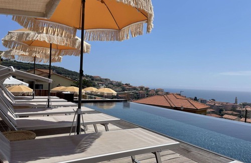 Pantai Apartamento | Acogedor apartamento para 4 personas con WIFI, A/C, piscina, TV y patio