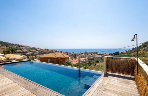 Pantai Apartamento | Acogedor apartamento para 4 personas con WIFI, A/C, piscina, TV y patio