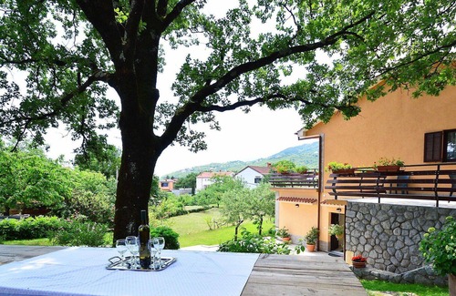 Mihotici Apartamento | Hermoso apartamento para 5 personas con A/C, WIFI, TV y aparcamiento