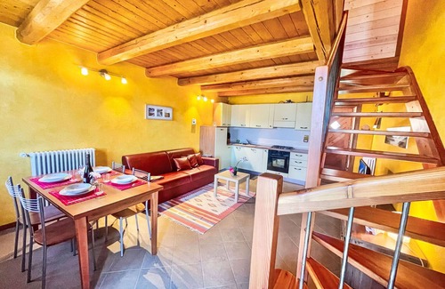 Peglio Casa | Hermoso apartamento en villa para 6 personas con WIFI, TV y patio