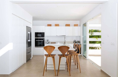 Indigo Bay Villa | Beautiful Aqua Luxury villa