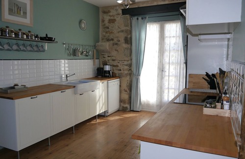 La Roche-l'Abeille Casa | Hermosa conversión de granero con patio privado y piscina.