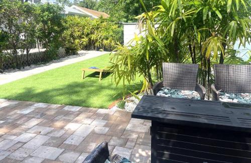 Palma Ceia Casa | Beautiful Bay to Bay Sanctuary Charming South Tampa Craftsman Home Near Bayshore