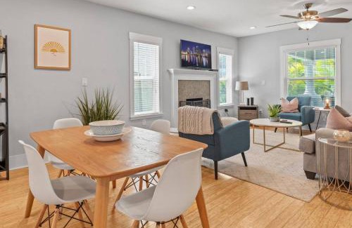 Palma Ceia Casa | Beautiful Bay to Bay Sanctuary Charming South Tampa Craftsman Home Near Bayshore