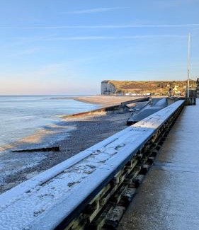 Veulettes-sur-Mer Apartamento | Beautiful beachfront apartment, 180d sea and cliff view