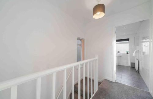 Birmingham Casa | Beautiful Birmingham 4 Bed Home - Weekly & Monthly Bookings