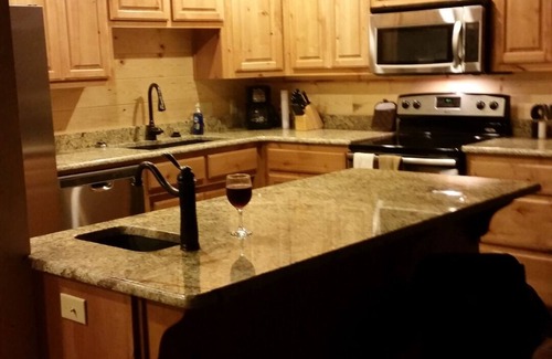 Dry Creek Cabina | hermosa cabaña en el bosque con vista al lago