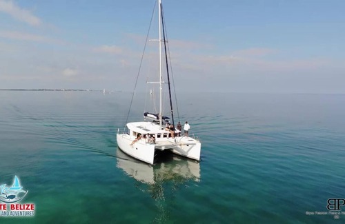 San Pedro Alquiler De Eote | Beautiful Catamaran in San Pedro on the Caribbean
