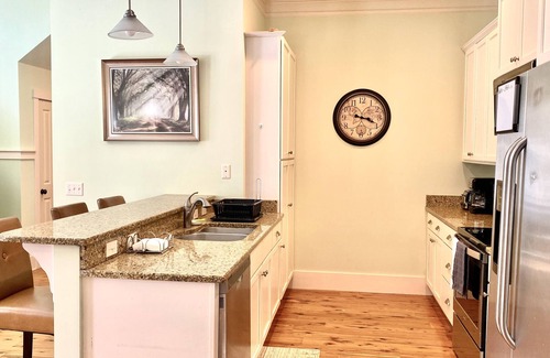 Palmetto Dunes Cabaña | Beautiful Cottage on Hilton Head Island, White