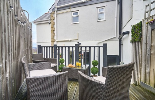 Barry Casa | Beautiful coastal home with stunning ocean views!