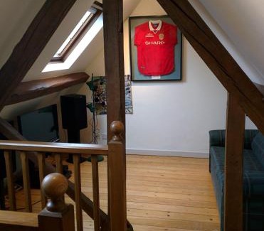 Lechlade Casa | Beautiful Cotswold Farmhouse set in 50 acres