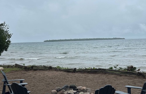 Algoma District Cabaña | Beautiful Cottage on Lake Superior with Incredible Sunsets