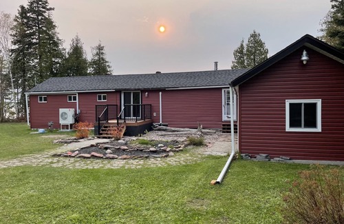Algoma District Cabaña | Beautiful Cottage on Lake Superior with Incredible Sunsets