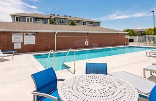 Lincoln Apartamento | Beautiful Cozy Condo with Pools/Gym-Self Check-In