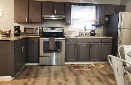 Lynn Casa | Hermosa y acogedora colina 1BR cerca de Boston y Salem