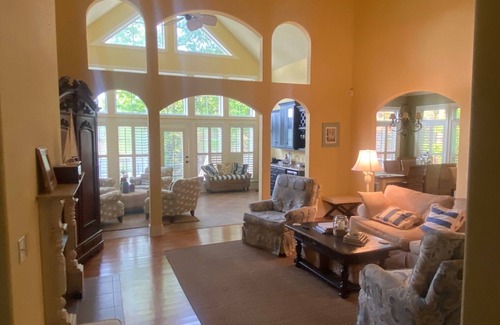 Georgetown Casa | Beautiful Custom Home Overlooking Pond