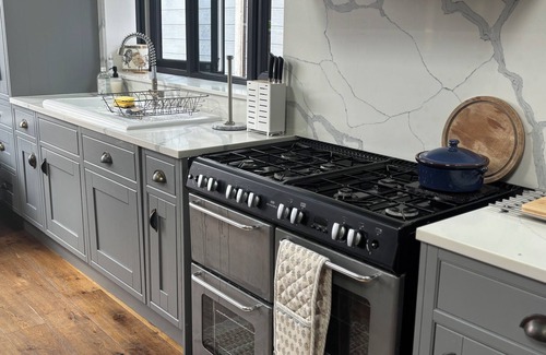 Mapperley Casa | Beautiful detached bungalow with lovely garden and security gates