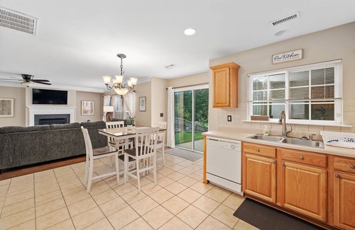 Raleigh Casa | Beautiful Eagle Ridge Home in Raleigh w/ fenced in yard, near golf course!