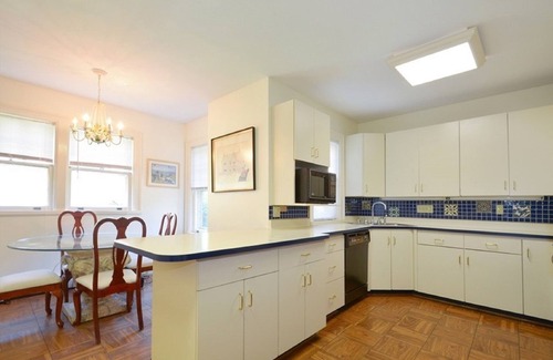 Historic Water Tower Casa | Hermosa mansión inglesa, a 1/4 de milla del lago y cerca de Arts & Entertainment