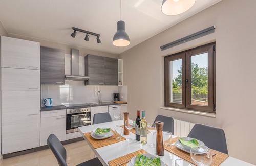 Kastelir-Labinci Chalet De Esquí | Beautiful family house Danica with private pool