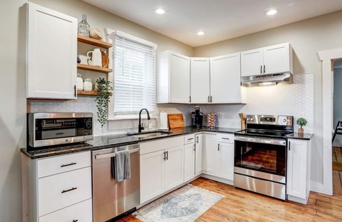 Elizabethtown Casa | Beautiful Farmhouse close to Lanc, Hershey, Etown!