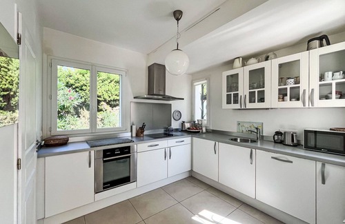 Montesquieu-des-Alberes Casa | Preciosa casa de vacaciones privada para 6 personas con piscina privada, A/C, WIFI, TV y patio